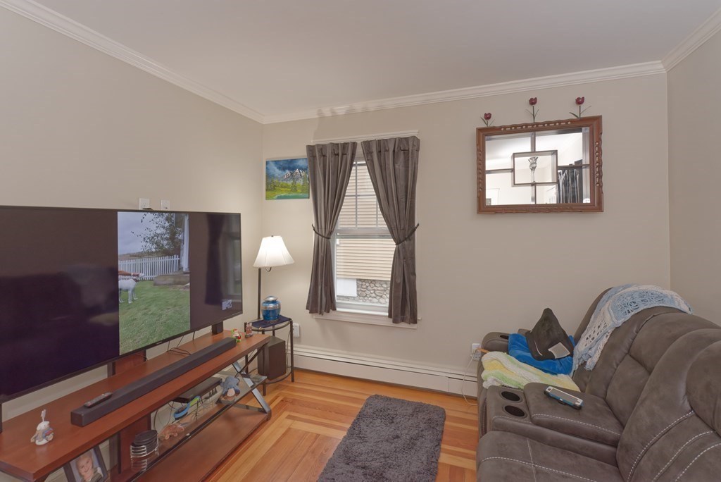 4 Diana St