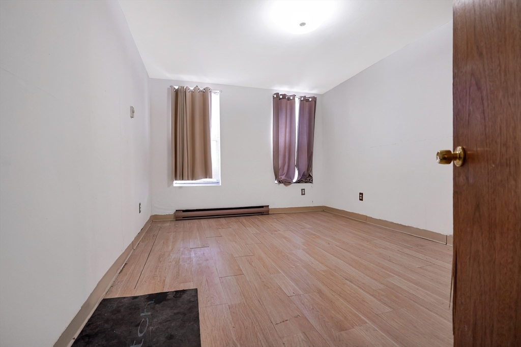 213 W 9th St