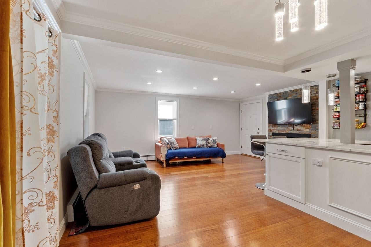 49 Lantern Ln 8