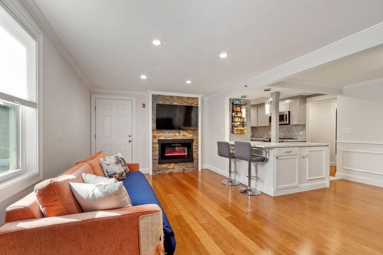 49 Lantern Ln 8