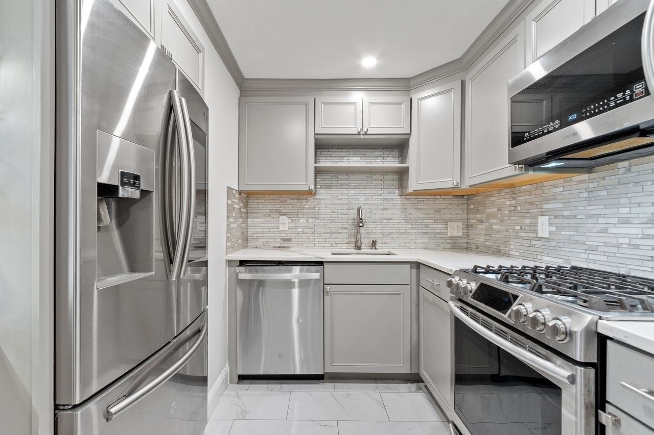 49 Lantern Ln #8, Dracut, MA Photo #11