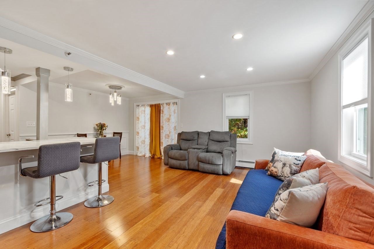 49 Lantern Ln 8