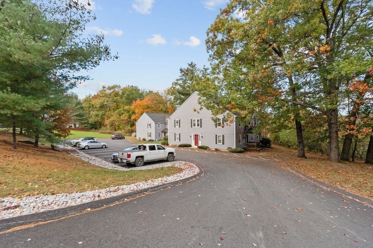 49 Lantern Ln #8, Dracut, MA Photo #34