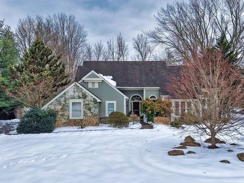 Photo of 14 Twin Ponds Dr, Dartmouth, MA 02748 (MLS # 73479840)