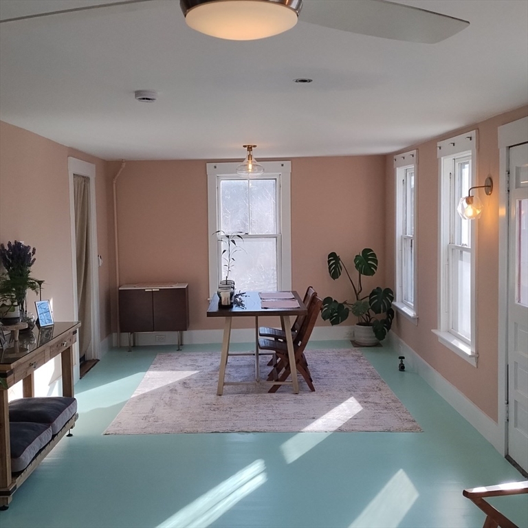 959 Sterling Rd