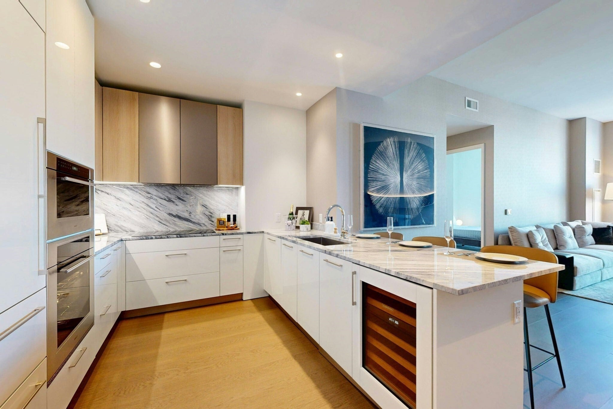 240 Devonshire Street U4210 Floor 42