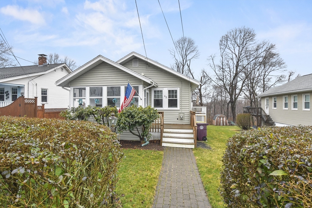 43 Harding Ave