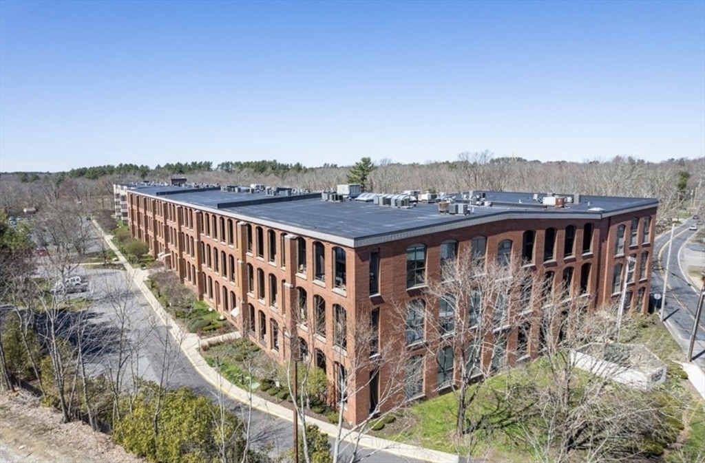 96 Old Colony Ave 227