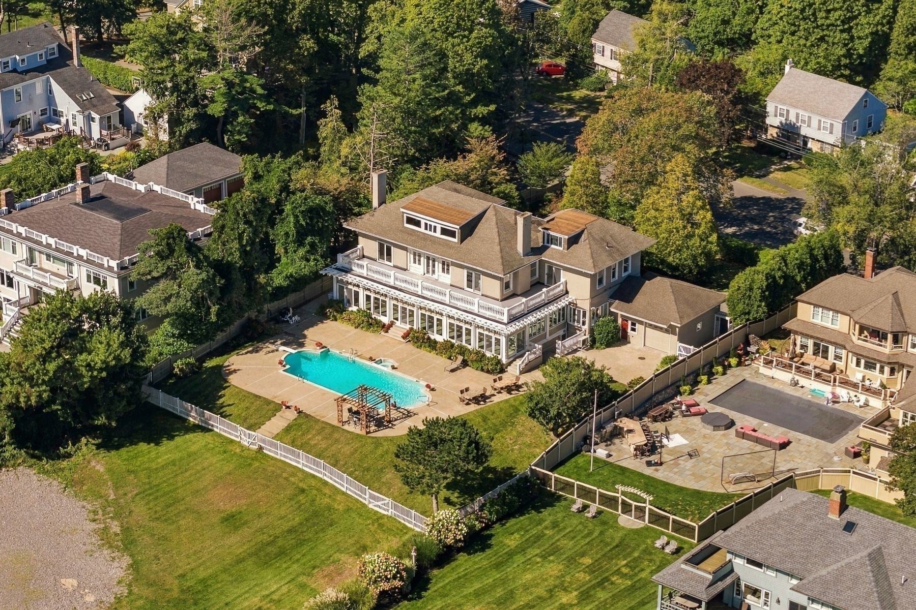 Photo of 352 Atlantic Avenue, Marblehead, MA
