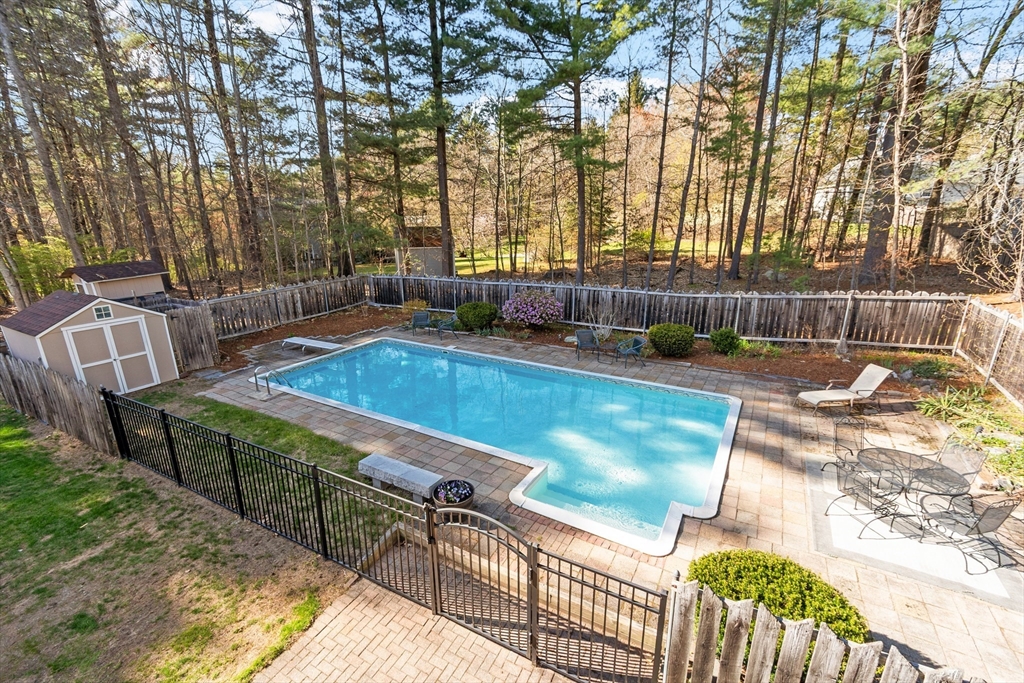7 Long Meadow Road