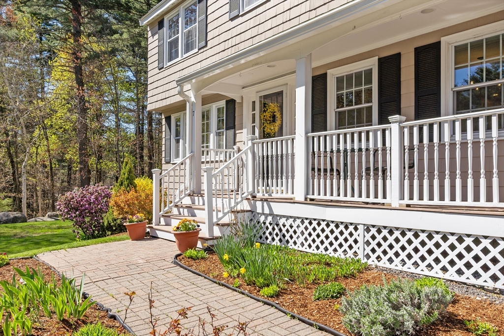 7 Long Meadow Road