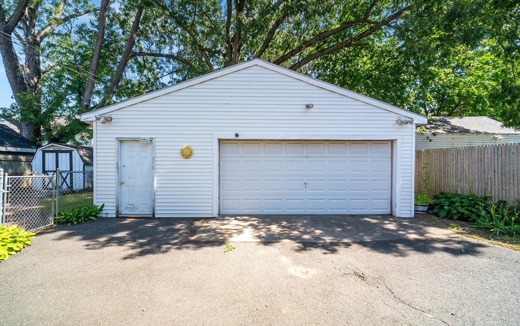 51 Itendale St
