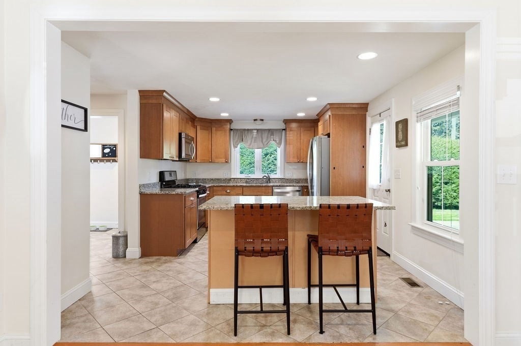 92 Lake Ave, Walpole, MA, 92 Lake Ave, Walpole, MA Photo #3