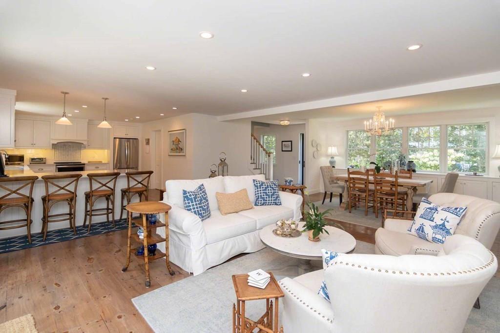 25 Boylston Dr