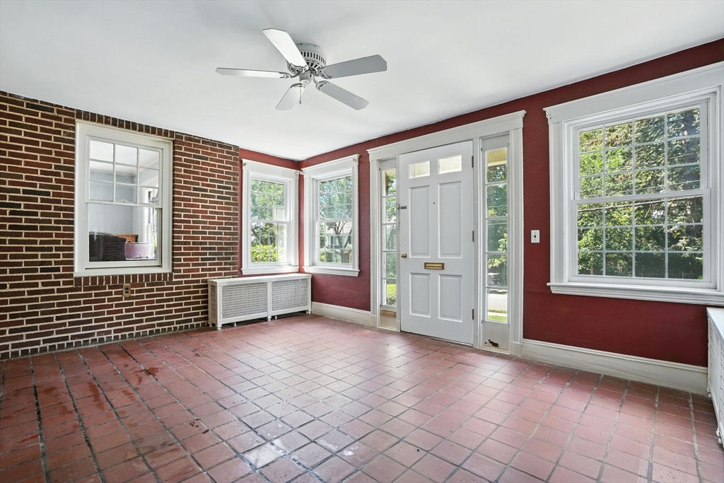 22 Stoneleigh Cir
