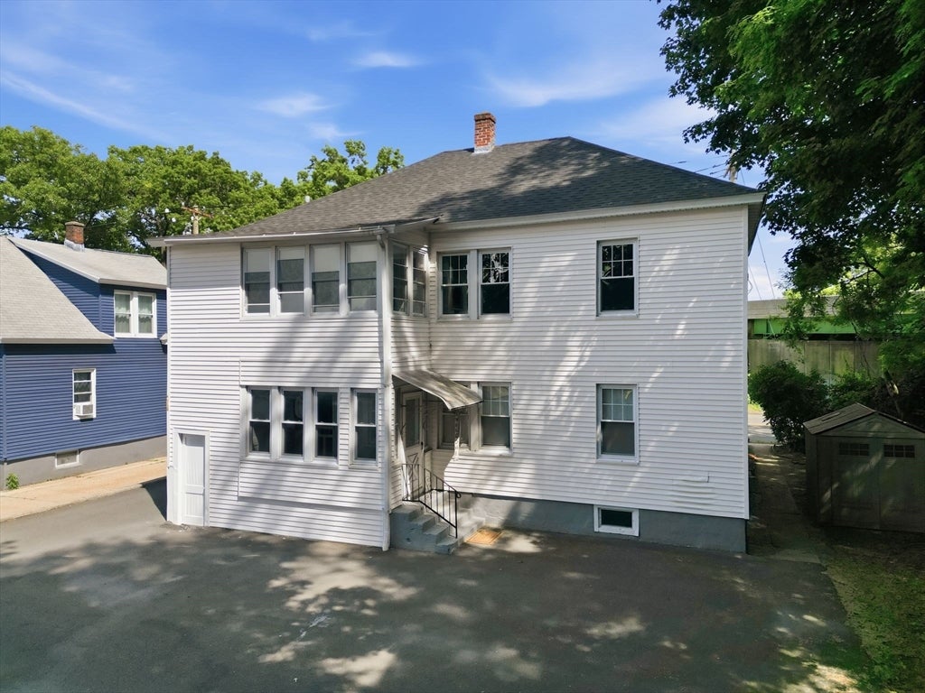 910-912 Granby Rd