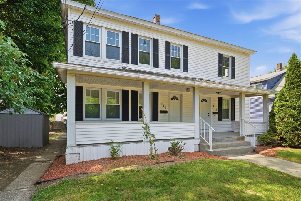 910-912 Granby Rd