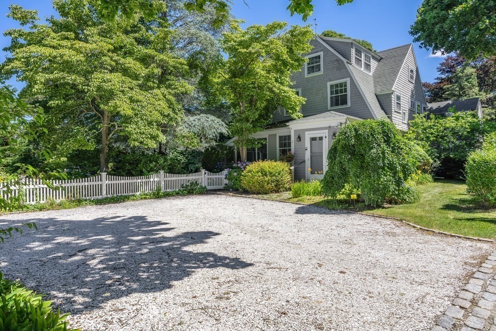 250 Scraggy Neck Road