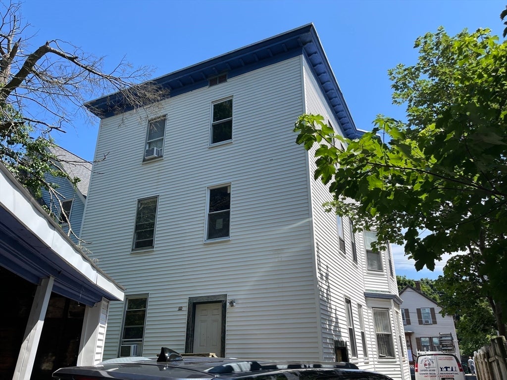 73 Woodman Street