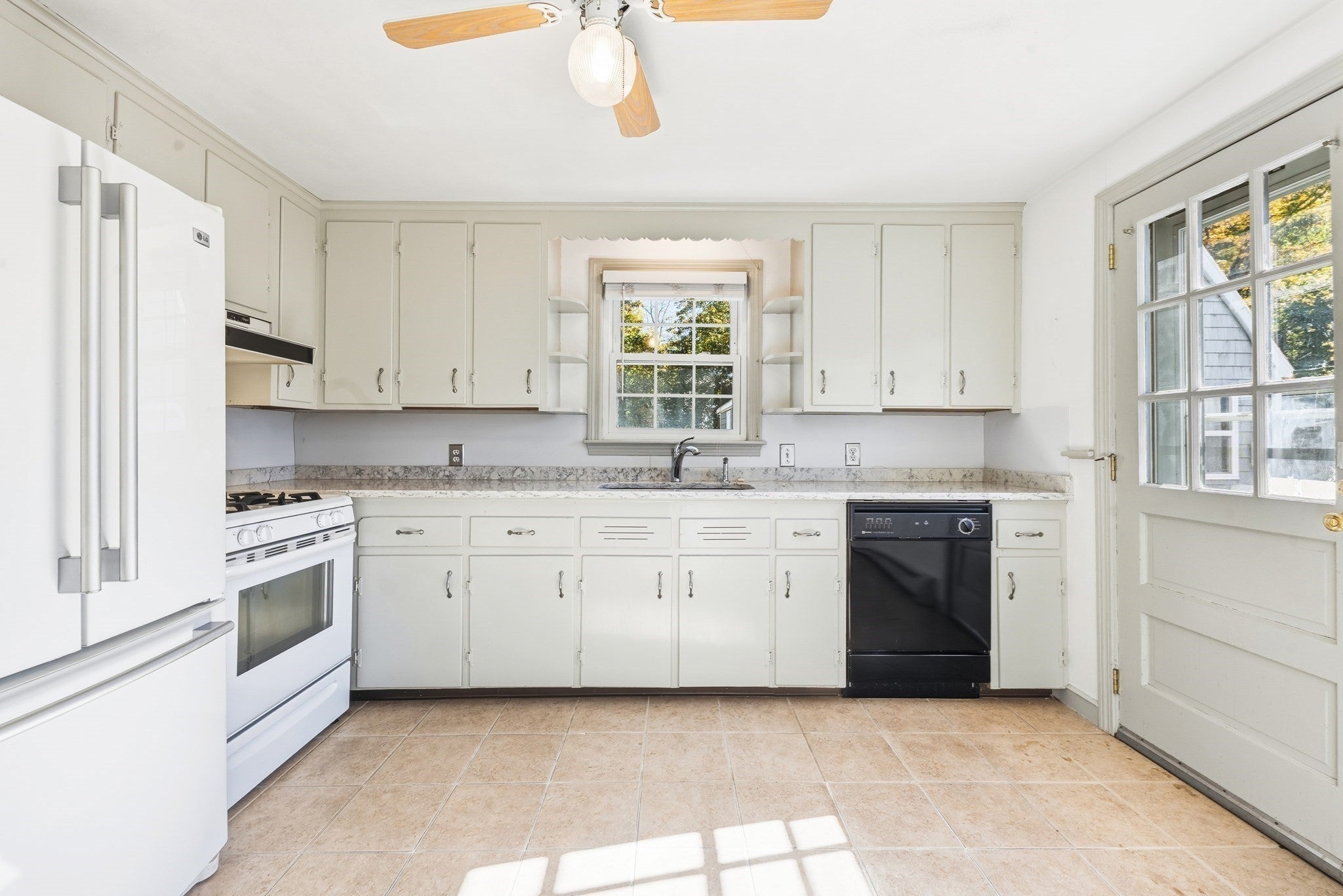 19 Alden St, Mansfield, MA Photo #12