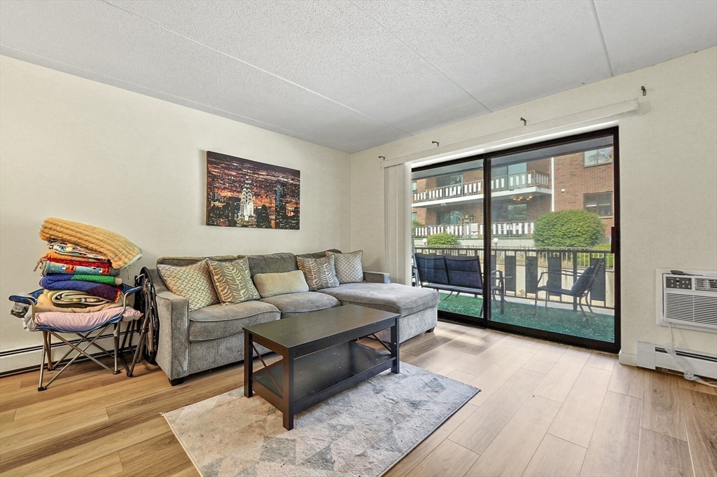 80 North Warren Street 14
