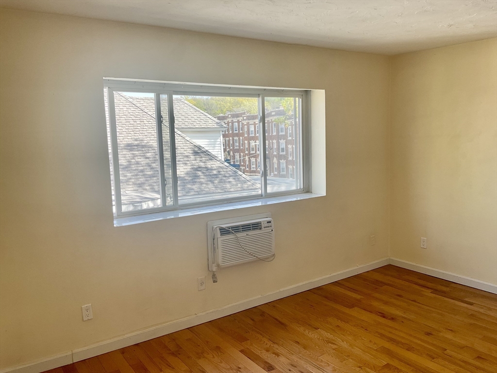 Boston, Massachusetts 02134, United States, 1 Bedroom Bedrooms, ,1 BathroomBathrooms,Residential,Contingent,121092