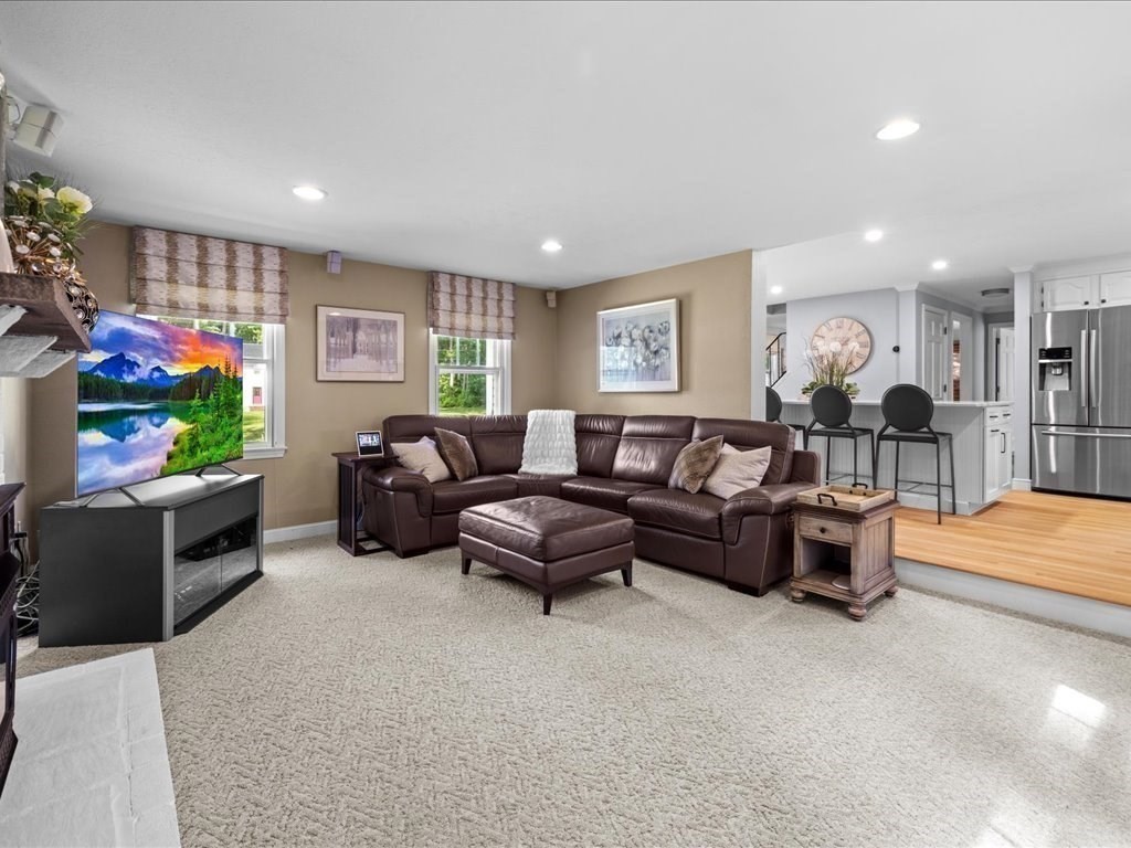 31 Hillcrest Dr