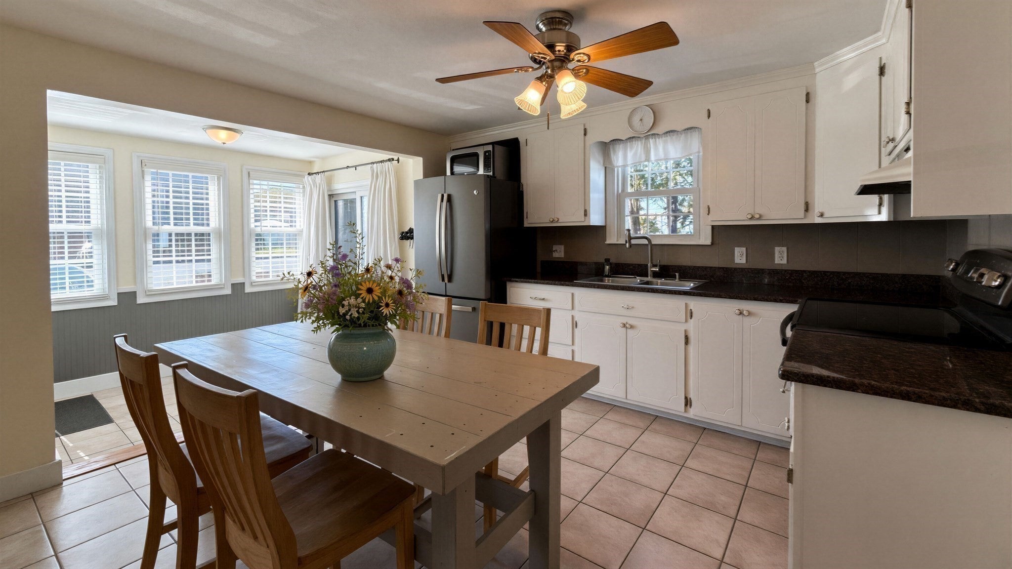 211 Holyoke St, Ludlow, MA Photo #32