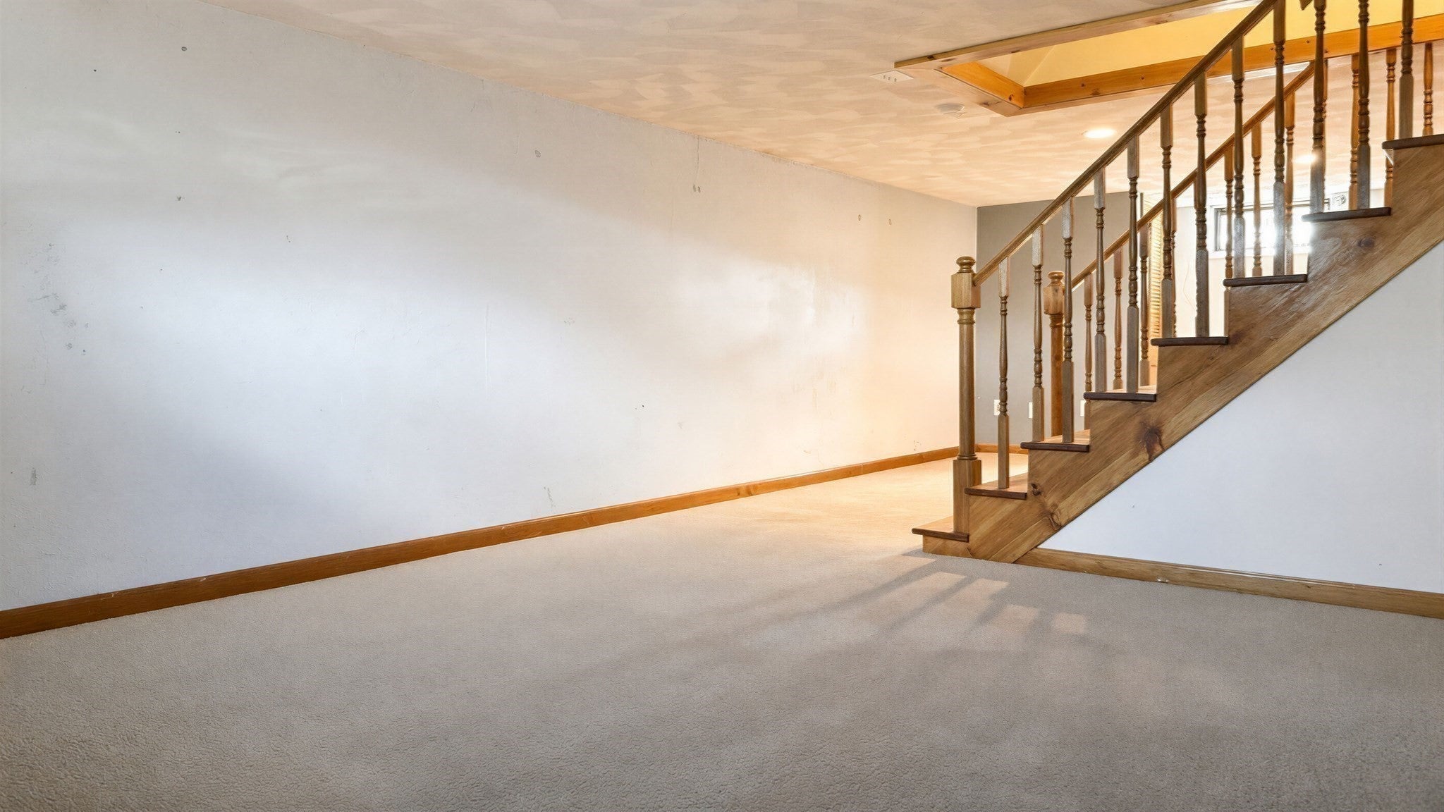 211 Holyoke St, Ludlow, MA Photo #27
