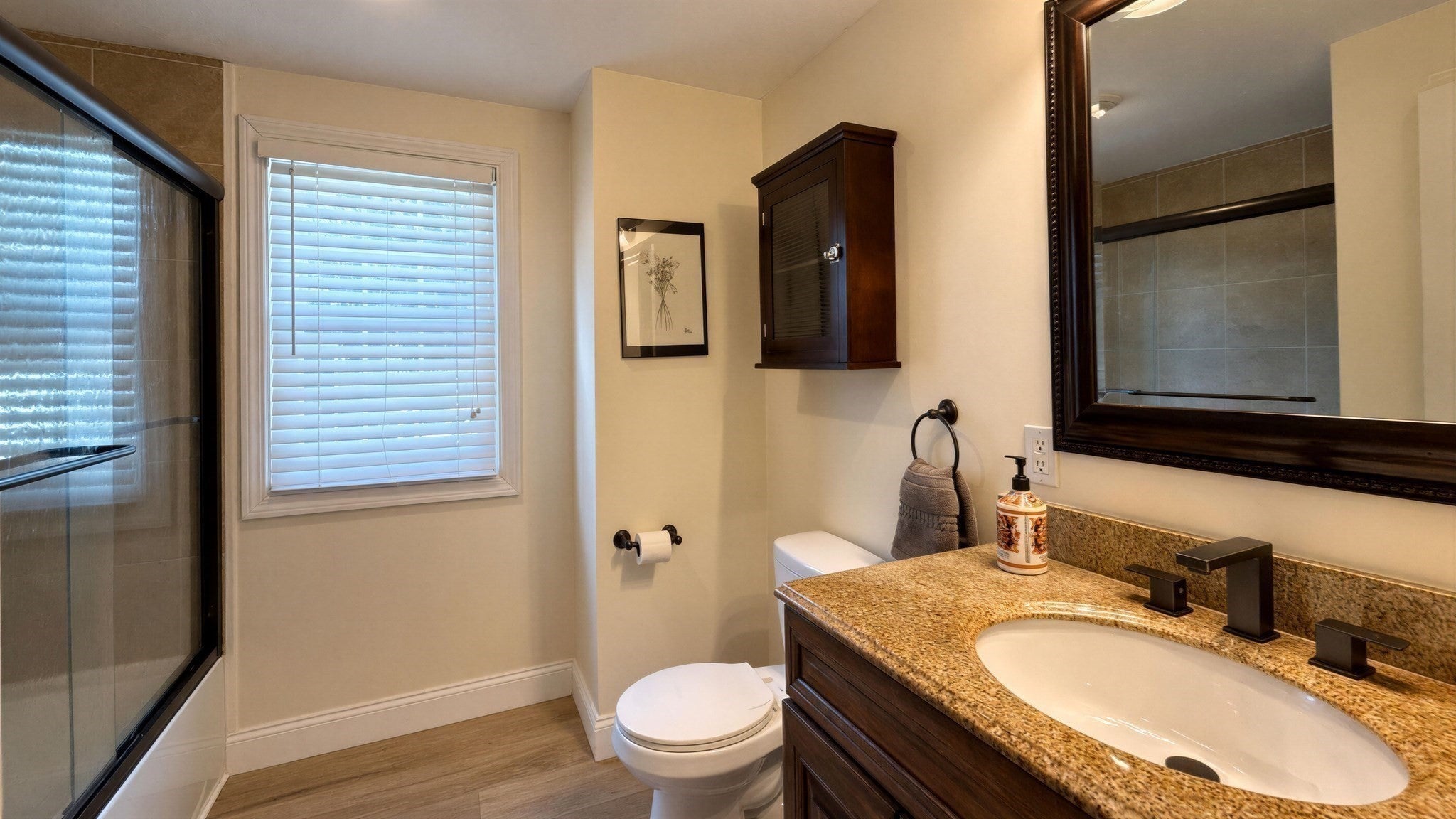 211 Holyoke St, Ludlow, MA Photo #17