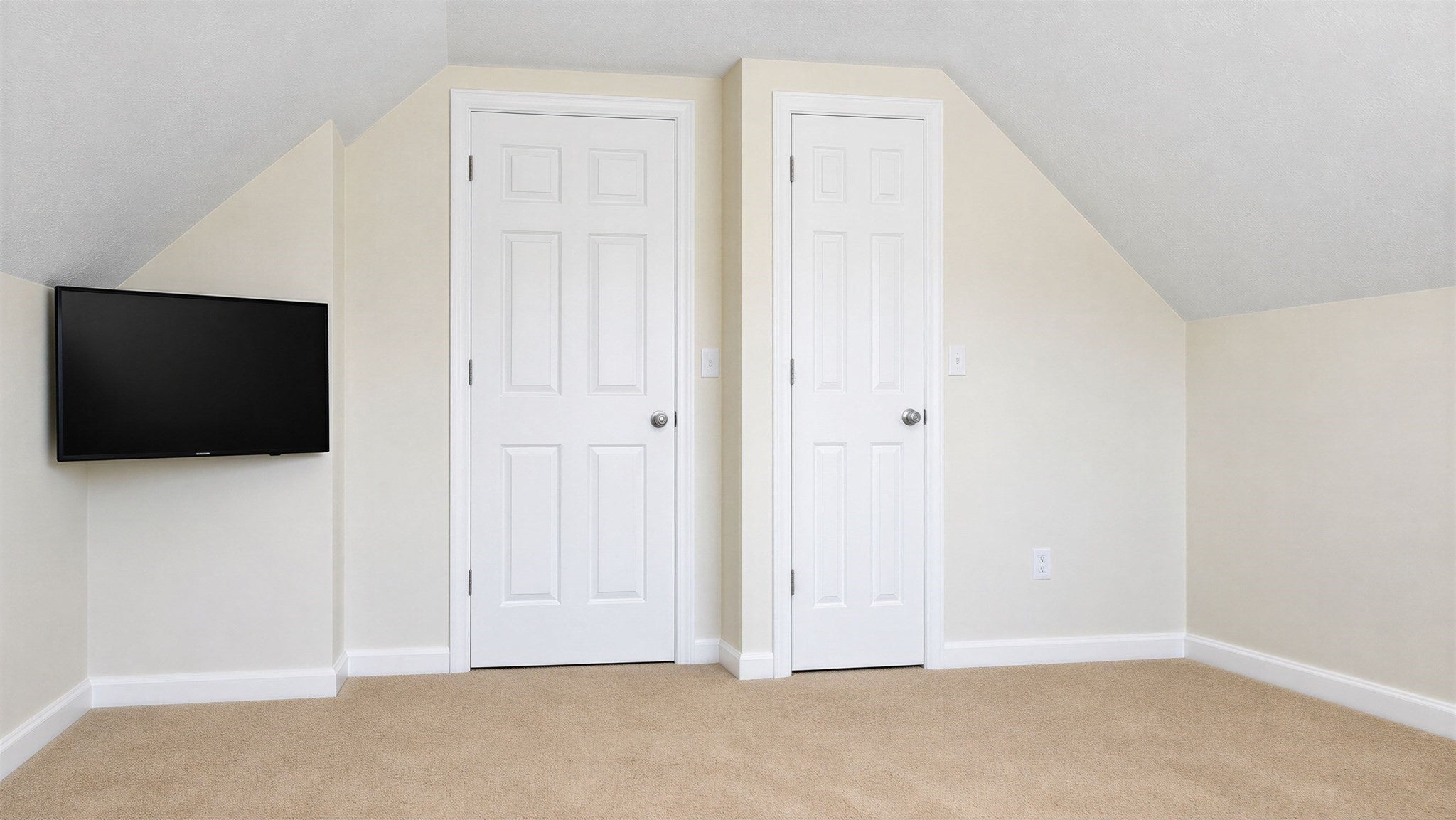 211 Holyoke St, Ludlow, MA Photo #22