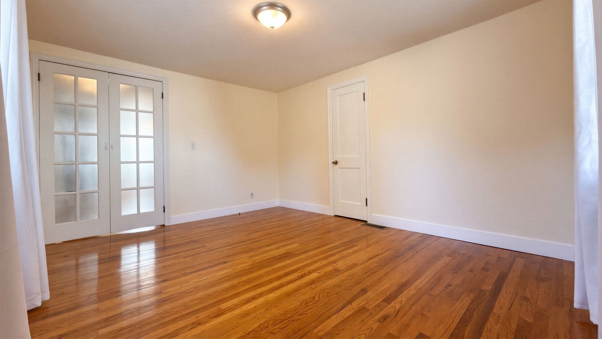 211 Holyoke St, Ludlow, MA Photo #12