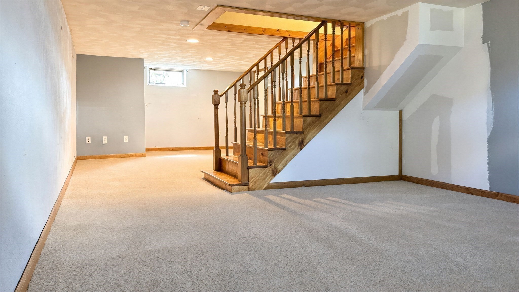 211 Holyoke St, Ludlow, MA Photo #28
