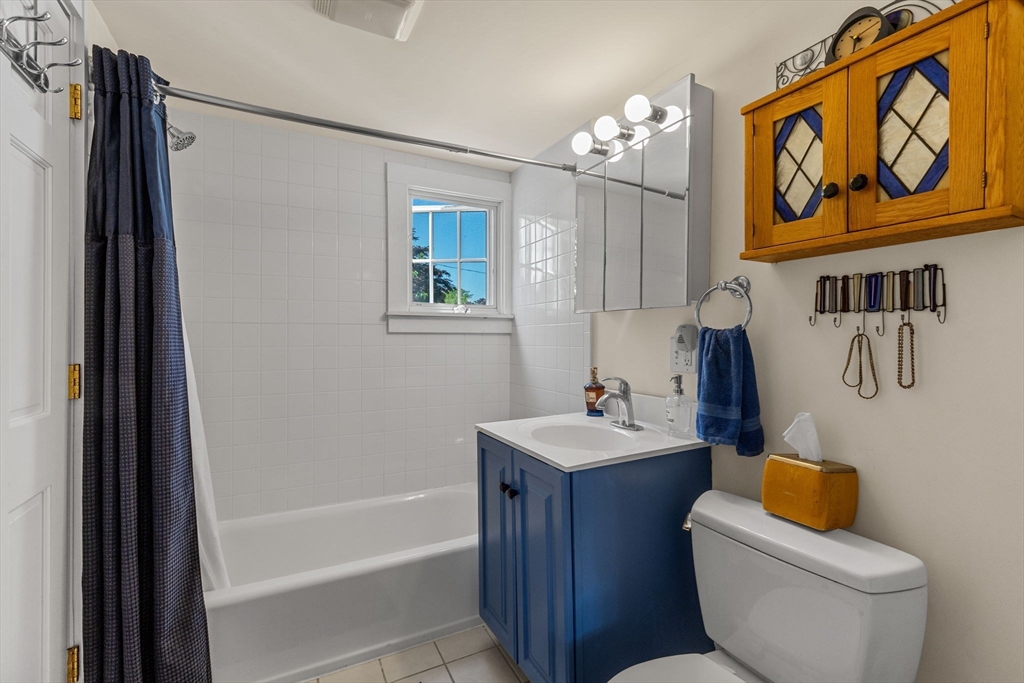 15 Cottage St #8, Provincetown, MA Photo #11