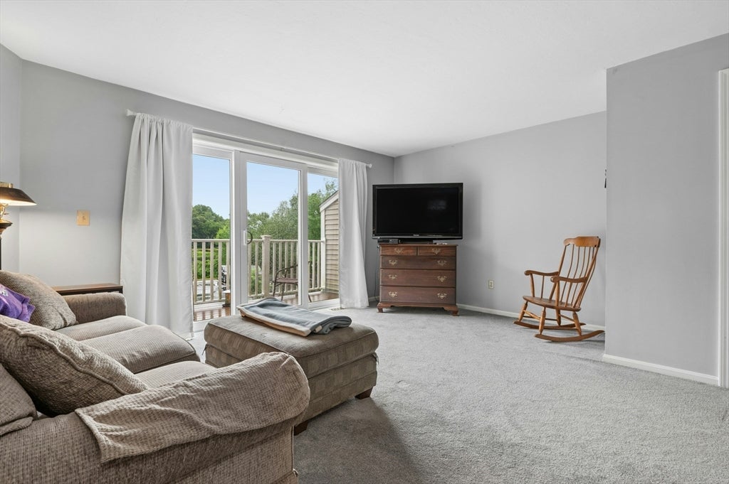 14 Hovey Pond Dr 14
