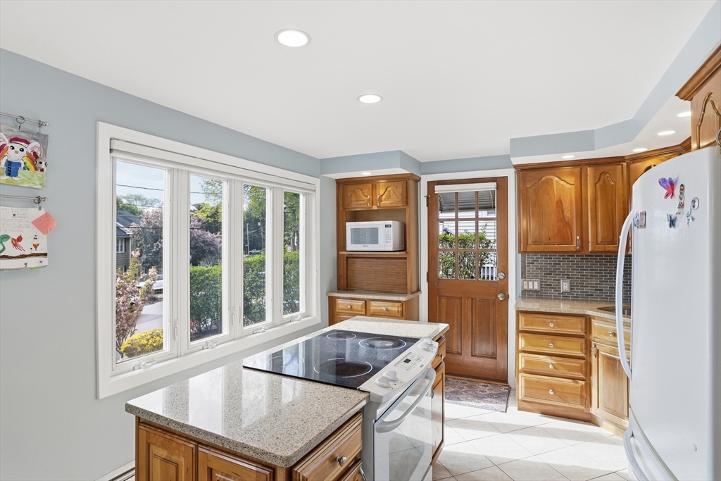 115 Collincote St, Stoneham, MA Photo #9