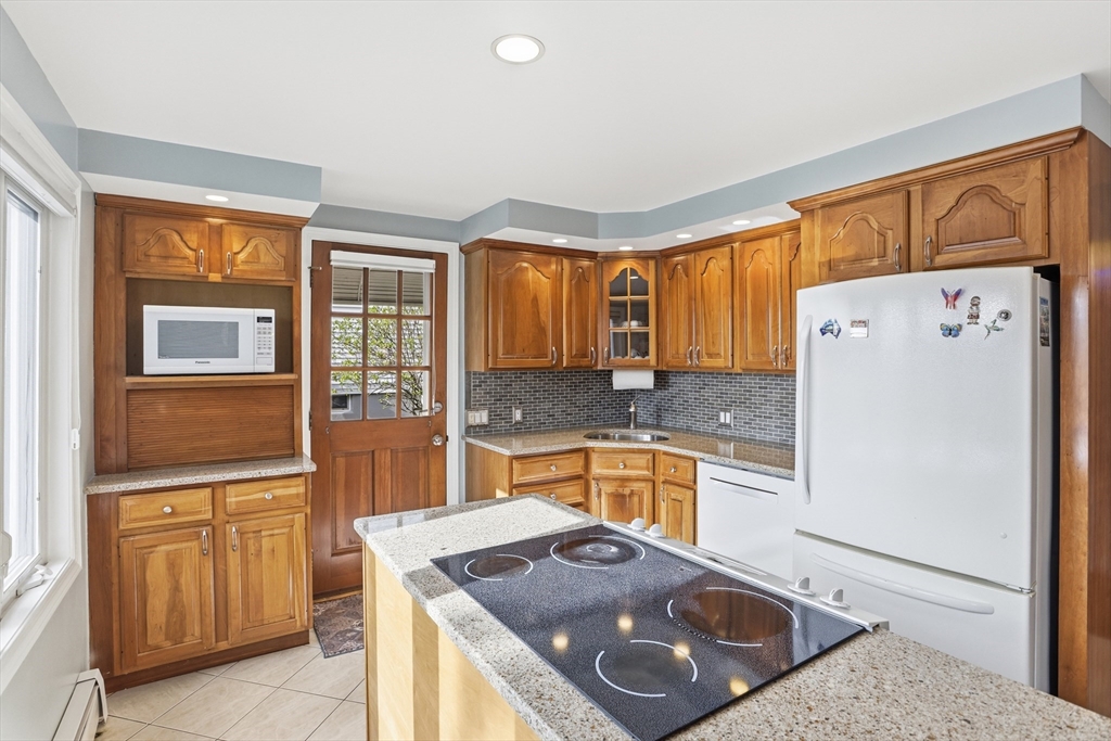 115 Collincote St, Stoneham, MA Photo #10