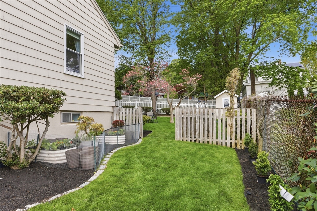 115 Collincote St, Stoneham, MA Photo #24
