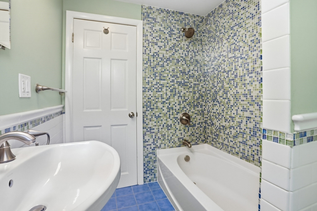 115 Collincote St, Stoneham, MA Photo #15