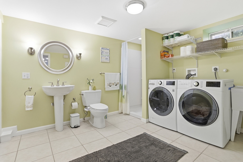 115 Collincote St, Stoneham, MA Photo #18