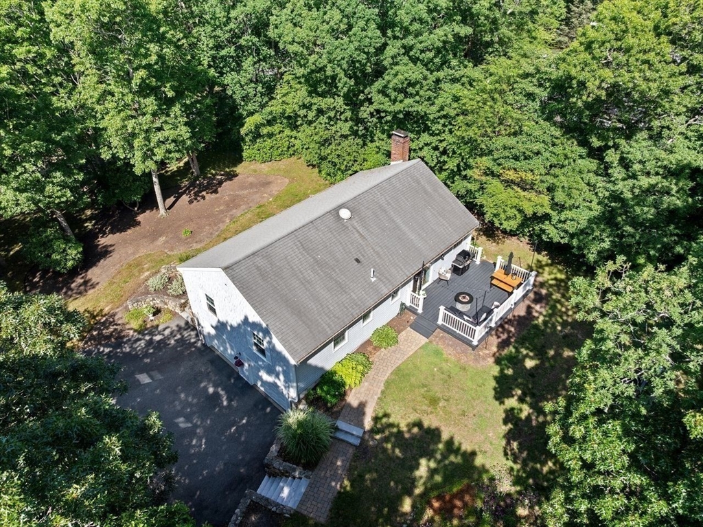 15 Surrey Ln