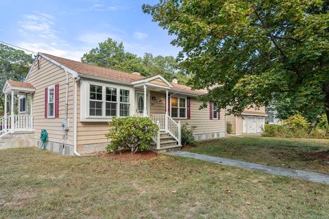 174 Old Rd Dracut MA 01826