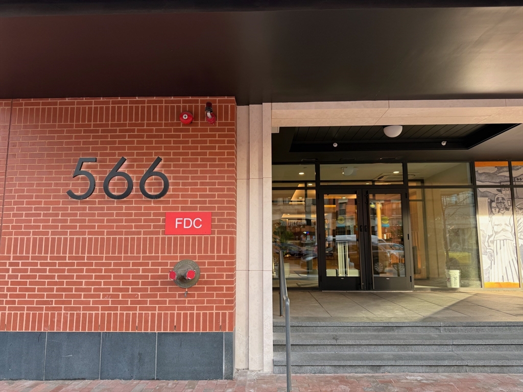 566 Columbus Ave 404