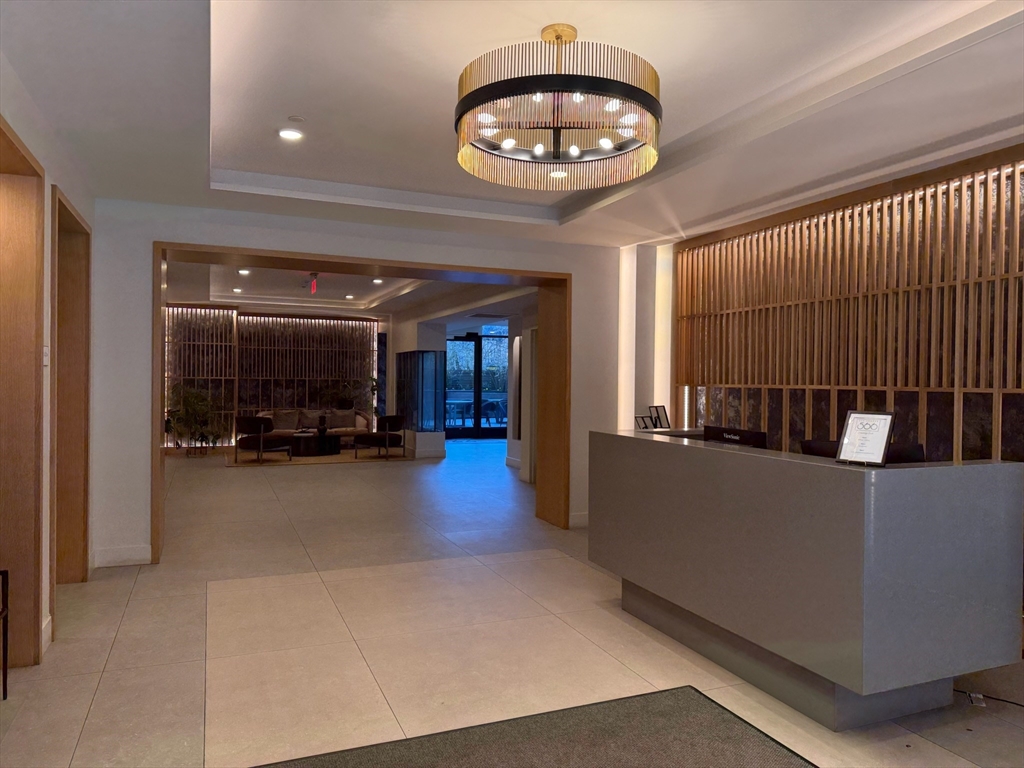 566 Columbus Ave 404