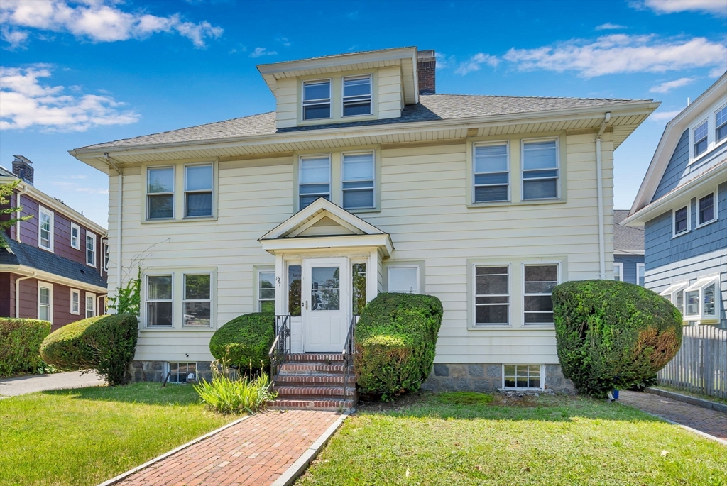 127-129 Blue Hills Pkwy