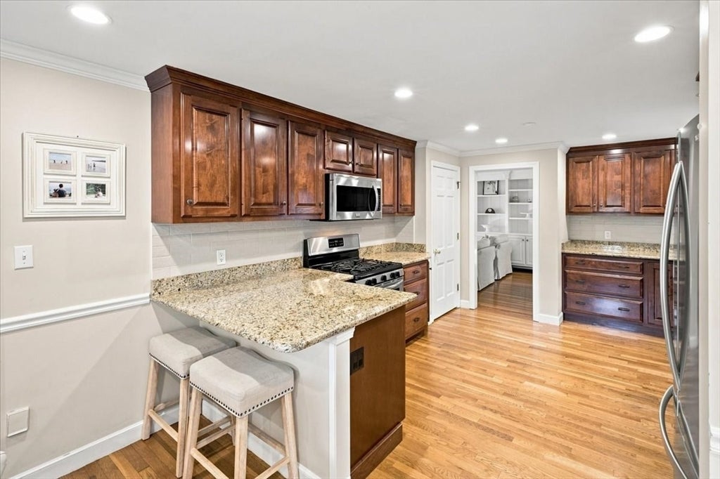 19 Snyder Rd, Medfield, MA Photo #10