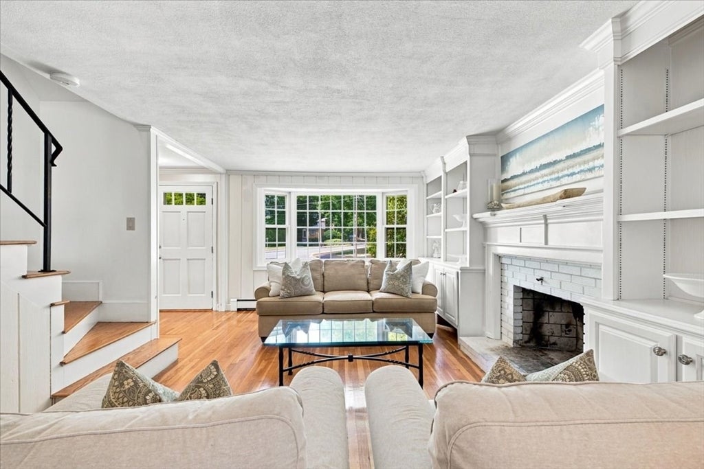 19 Snyder Rd, Medfield, MA Photo #7