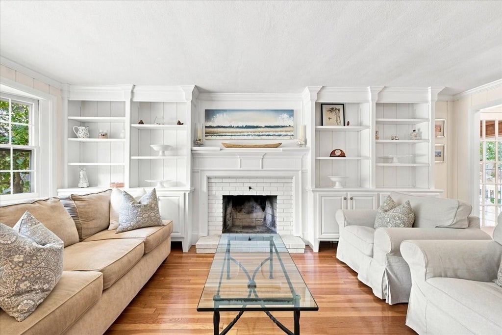 19 Snyder Rd, Medfield, MA Photo #6