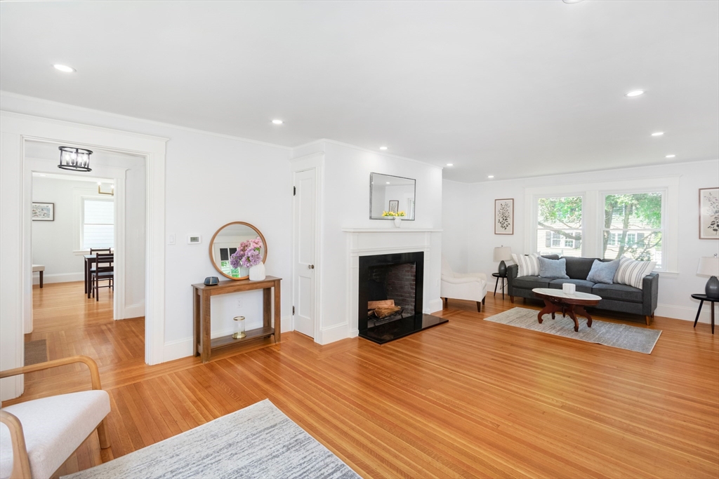 8 Carisbrooke St