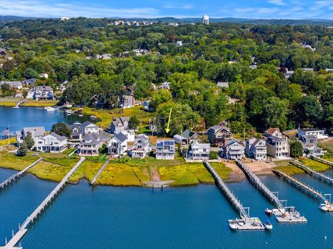 12 Fosters Point Beverly MA 01915